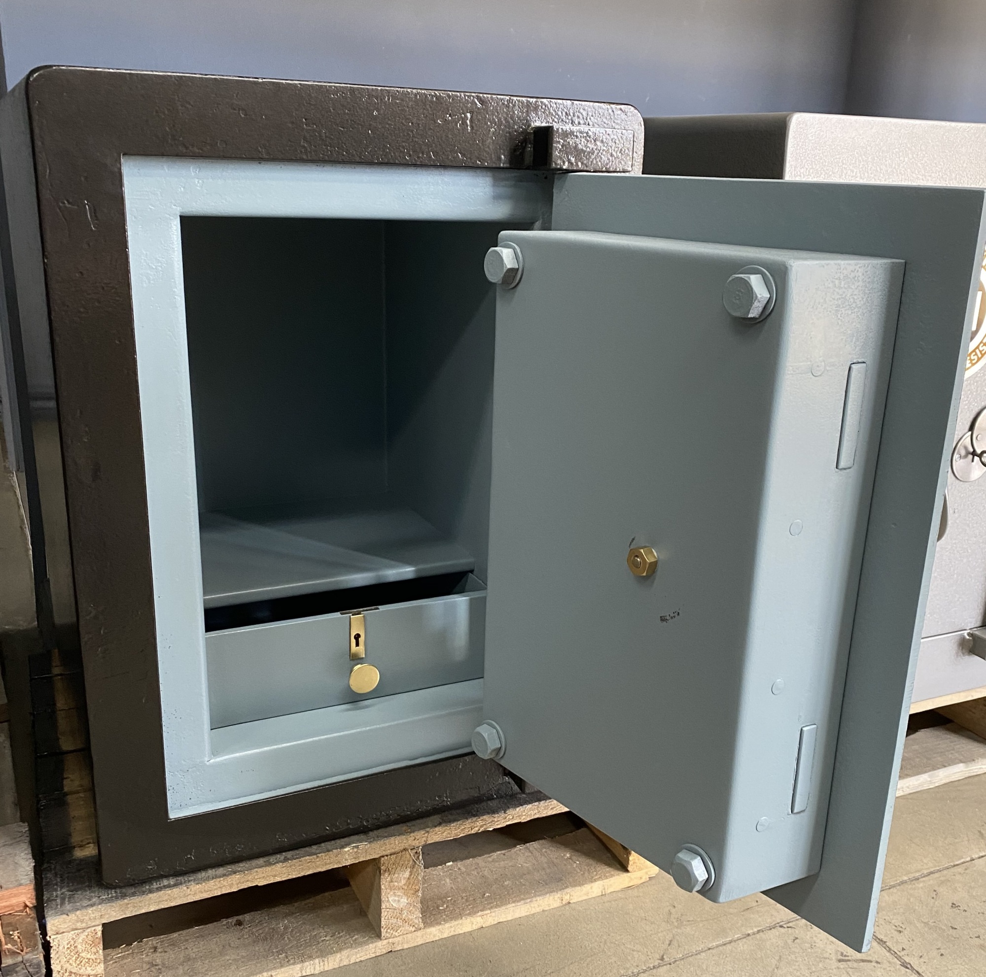 Antique Williams & Co Safe Aus Safes